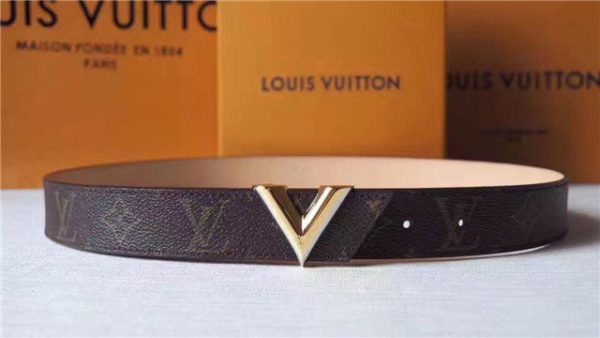 Louis Vuitton Monogram Essential V Belt