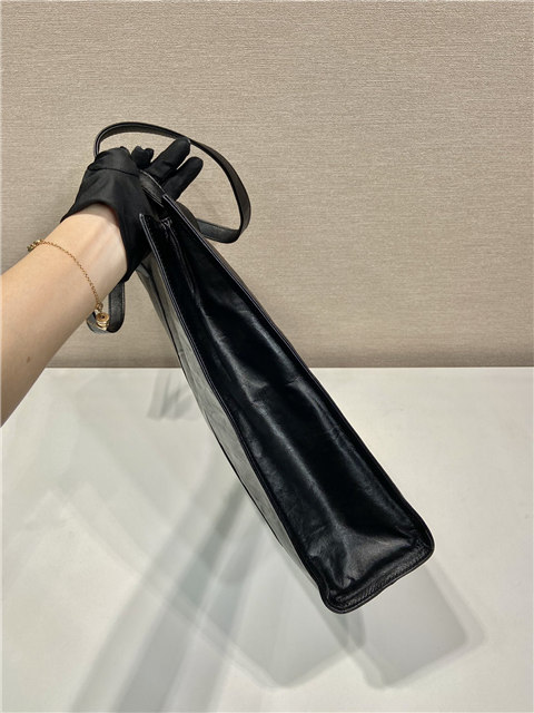 Small Antique Nappa Leather Tote 1BG459 Black-6.jpg