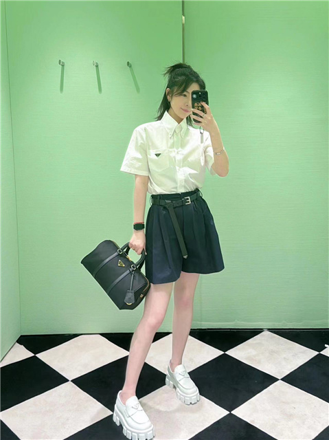 Prada Re-Edition 1978 Medium 1BB233 Black-12.jpg