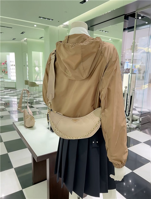 Re-Nylon Shoulder Bag 1BH222 Camel Brown-11.jpg