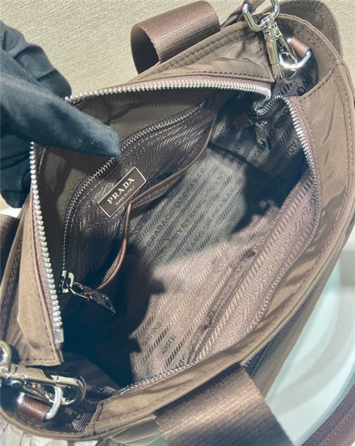 Re-Nylon Tote Bag 1BG582 Sienna-9.jpg