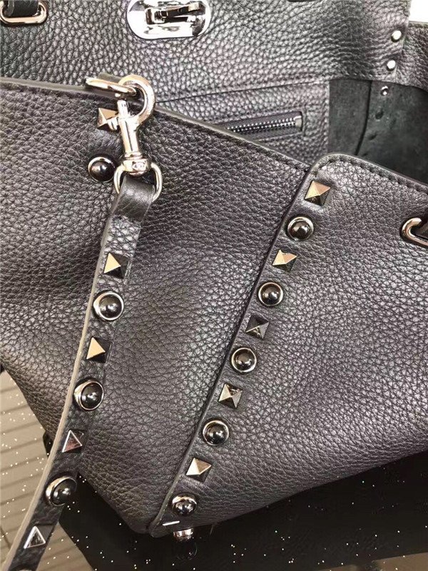 Valentino Rockstud Rolling Black with Black stones