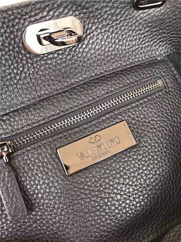 Valentino Rockstud Rolling Black with Black stones