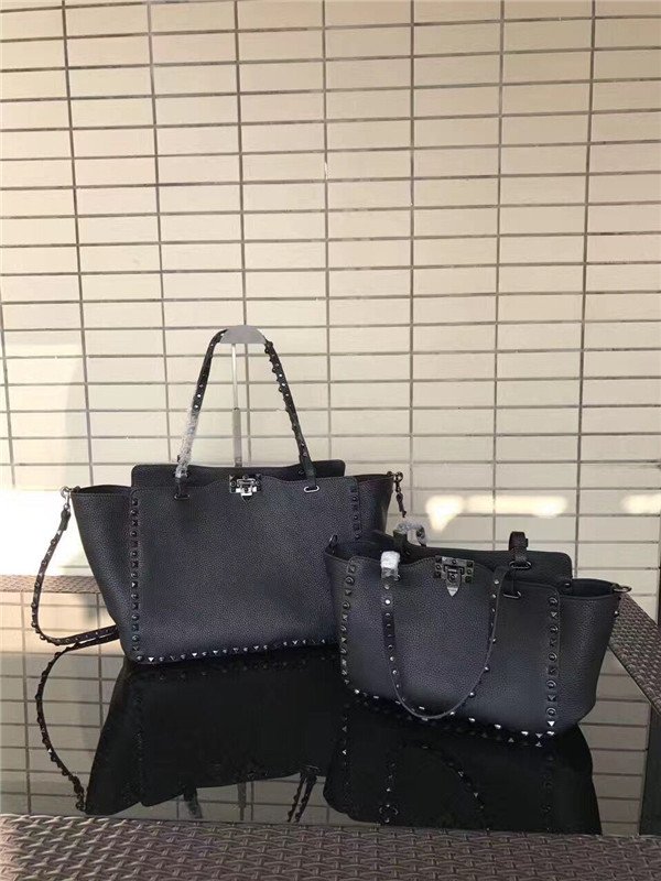 Valentino Rockstud Rolling Black with Black stones