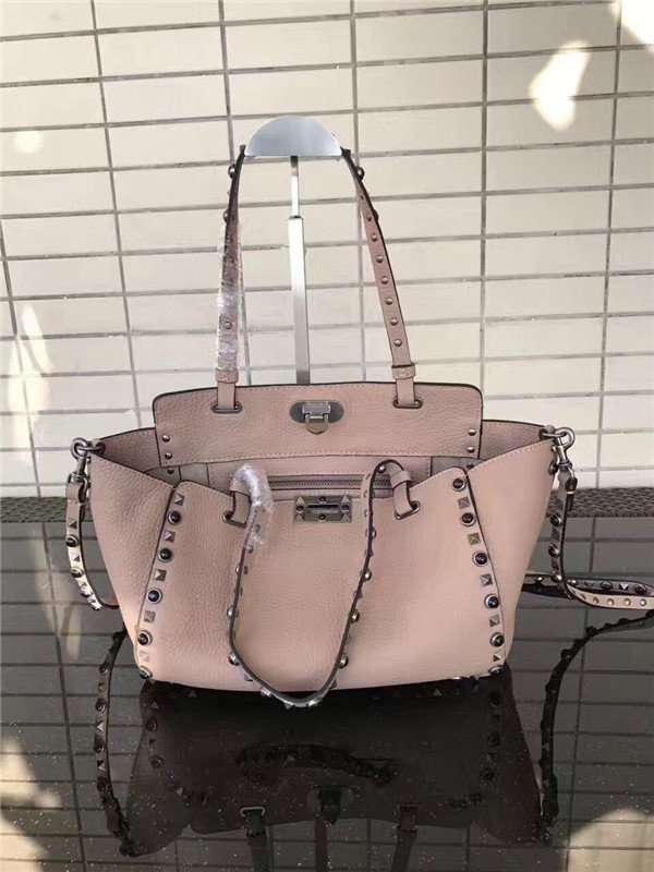 Valentino Rockstud Rolling Poudre with Black stones