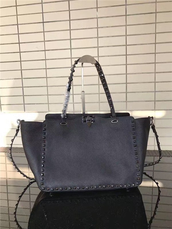 Valentino Rockstud Rolling Black with Black stones