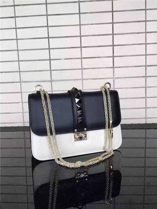Valentino Garavani chain cross body bag (Varied Colors)