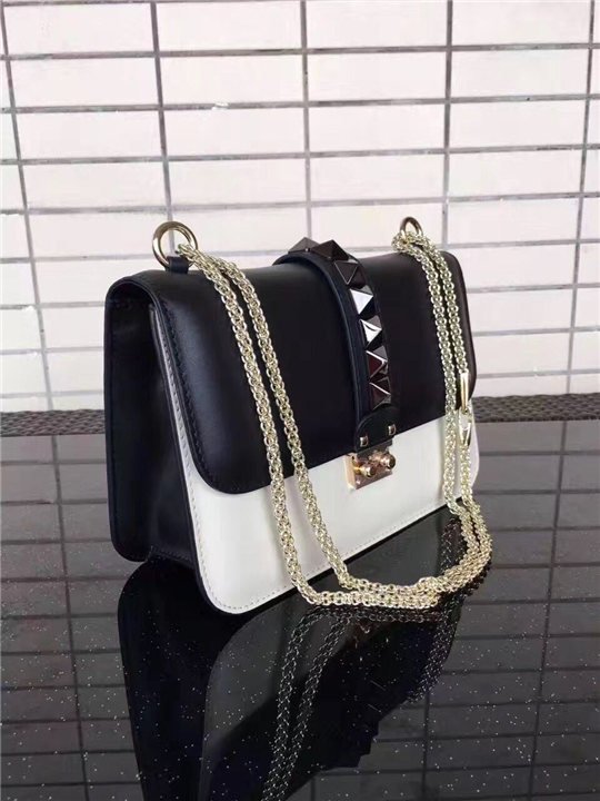 Valentino Garavani chain cross body bag (Varied Colors)