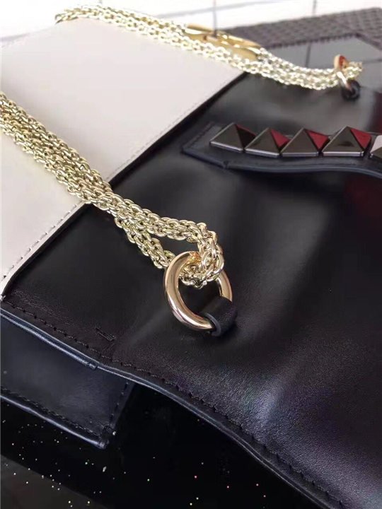 Valentino Garavani chain cross body bag (Varied Colors)