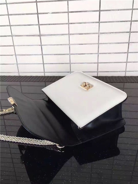 Valentino Garavani chain cross body bag (Varied Colors)