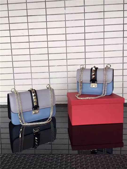 Valentino Garavani chain cross body bag (Varied Colors)