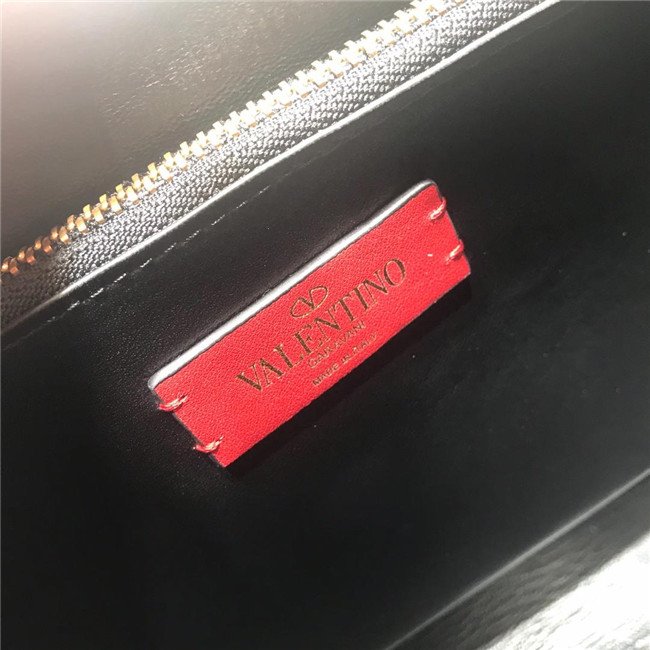 Valentino Medium Vring Chain Bag (Varied Colors) - Image 27