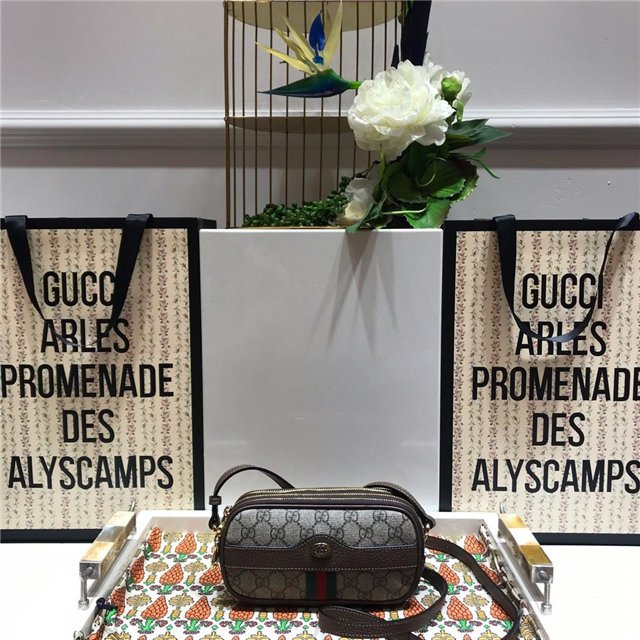 GG Supreme canvas