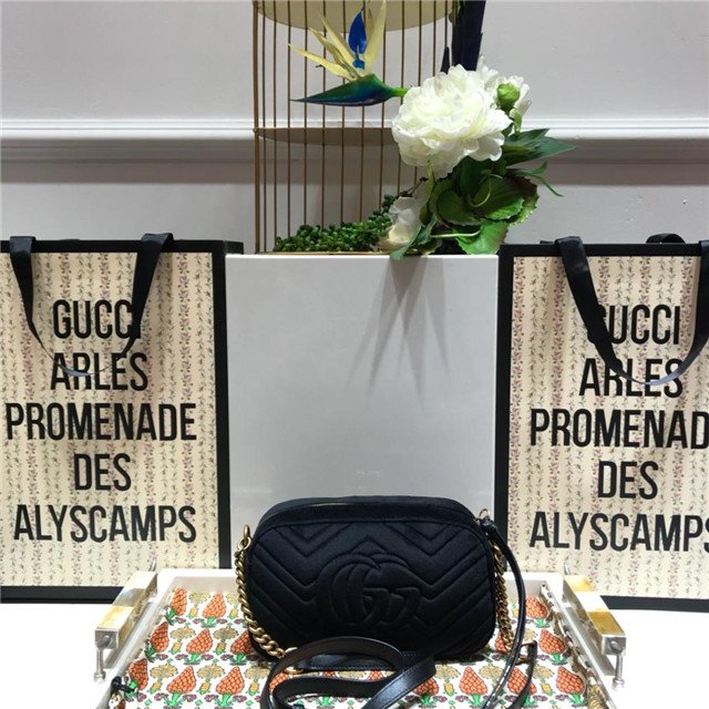 Gucci GG Marmont Matelasse Medium Shoulder Velvet Bag (Varied Colors) - Image 4
