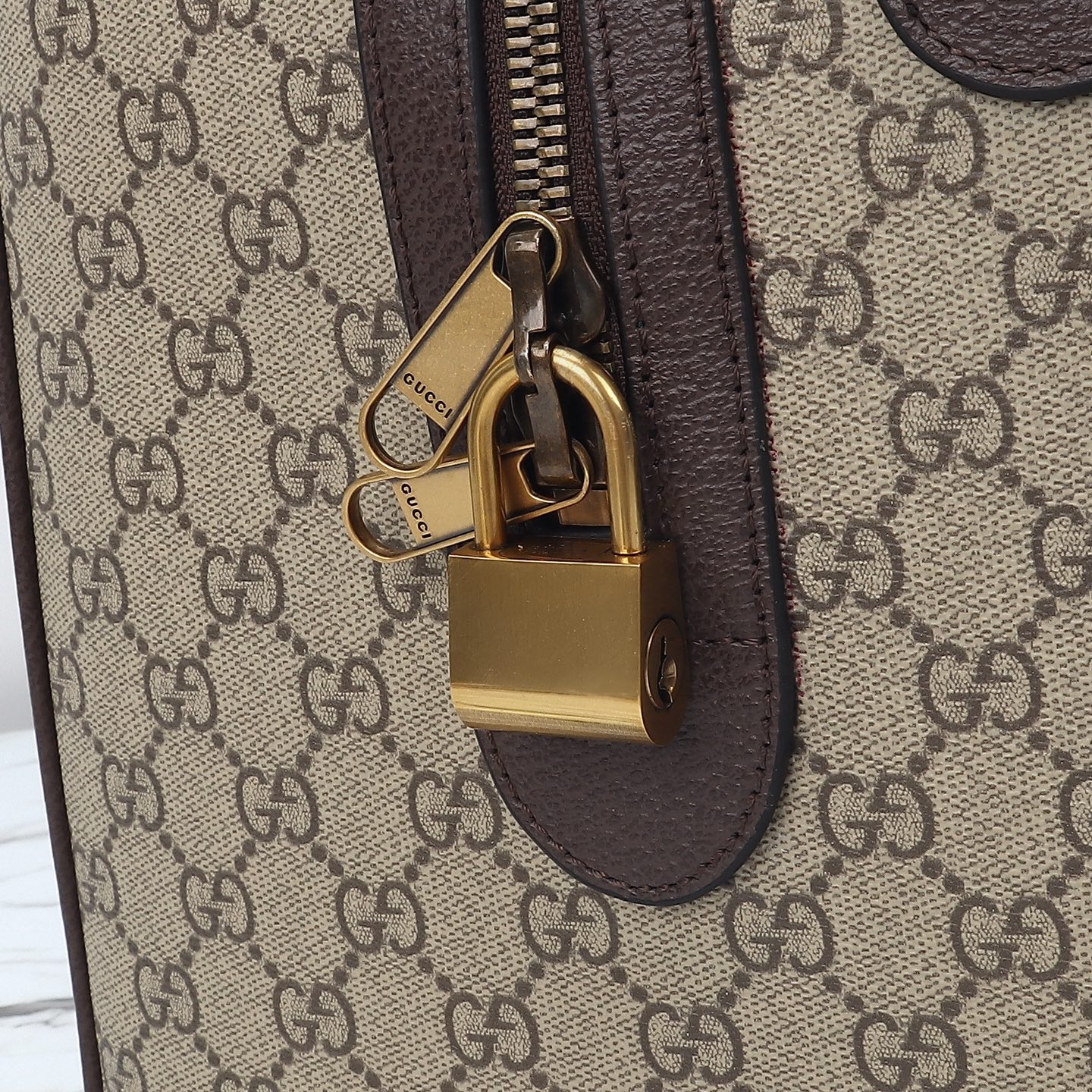 Gucci Savoy Medium Duffle Bag 834460-5